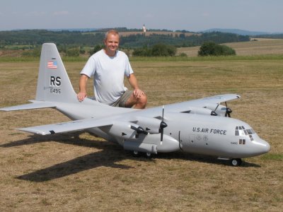 RC Hercules a jeho stavitel